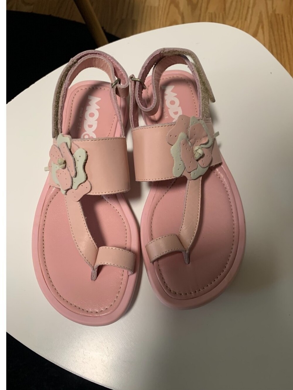 Mod 8 Kids Pink Floral T-Strap Sandals Brand New In The Box